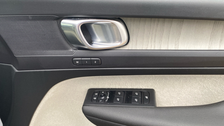 Volvo Xc40 2.0 T4 Inscription 5dr Geartronic Petrol Estate